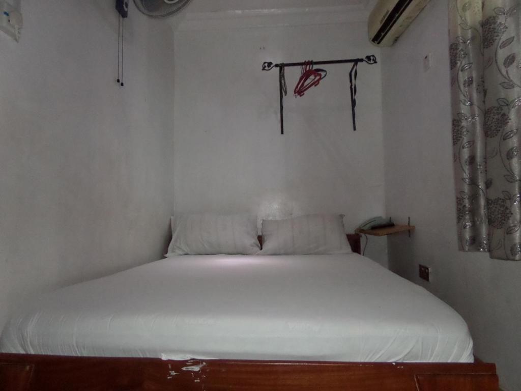 Ben Auto Hotel Lagos Kültér fotó