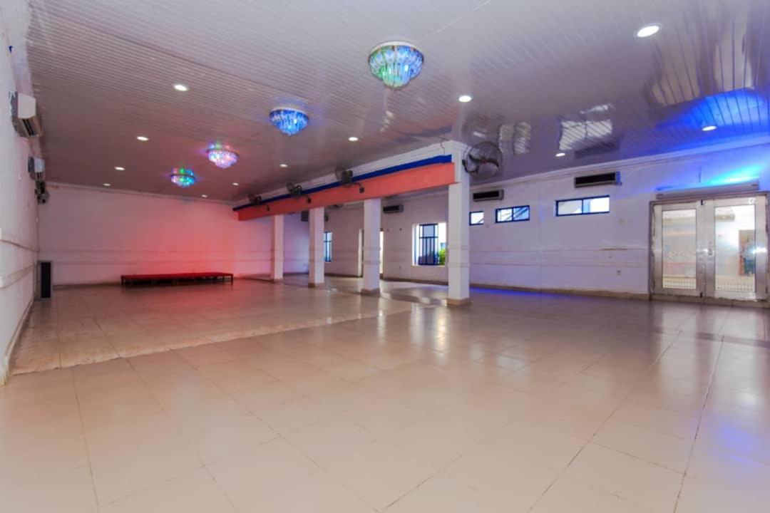 Ben Auto Hotel Lagos Kültér fotó