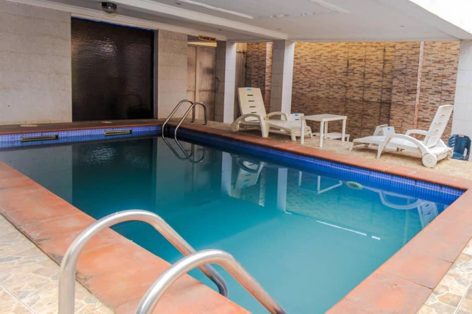 Ben Auto Hotel Lagos Kültér fotó