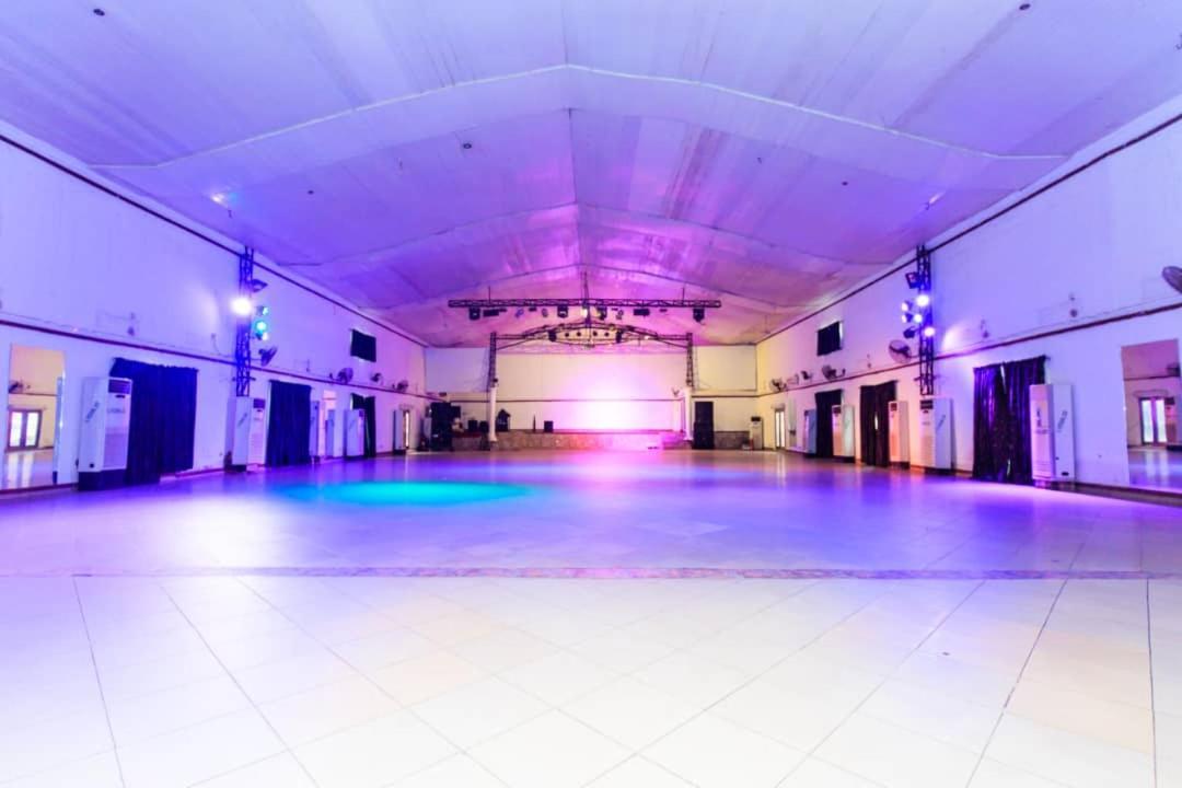 Ben Auto Hotel Lagos Kültér fotó