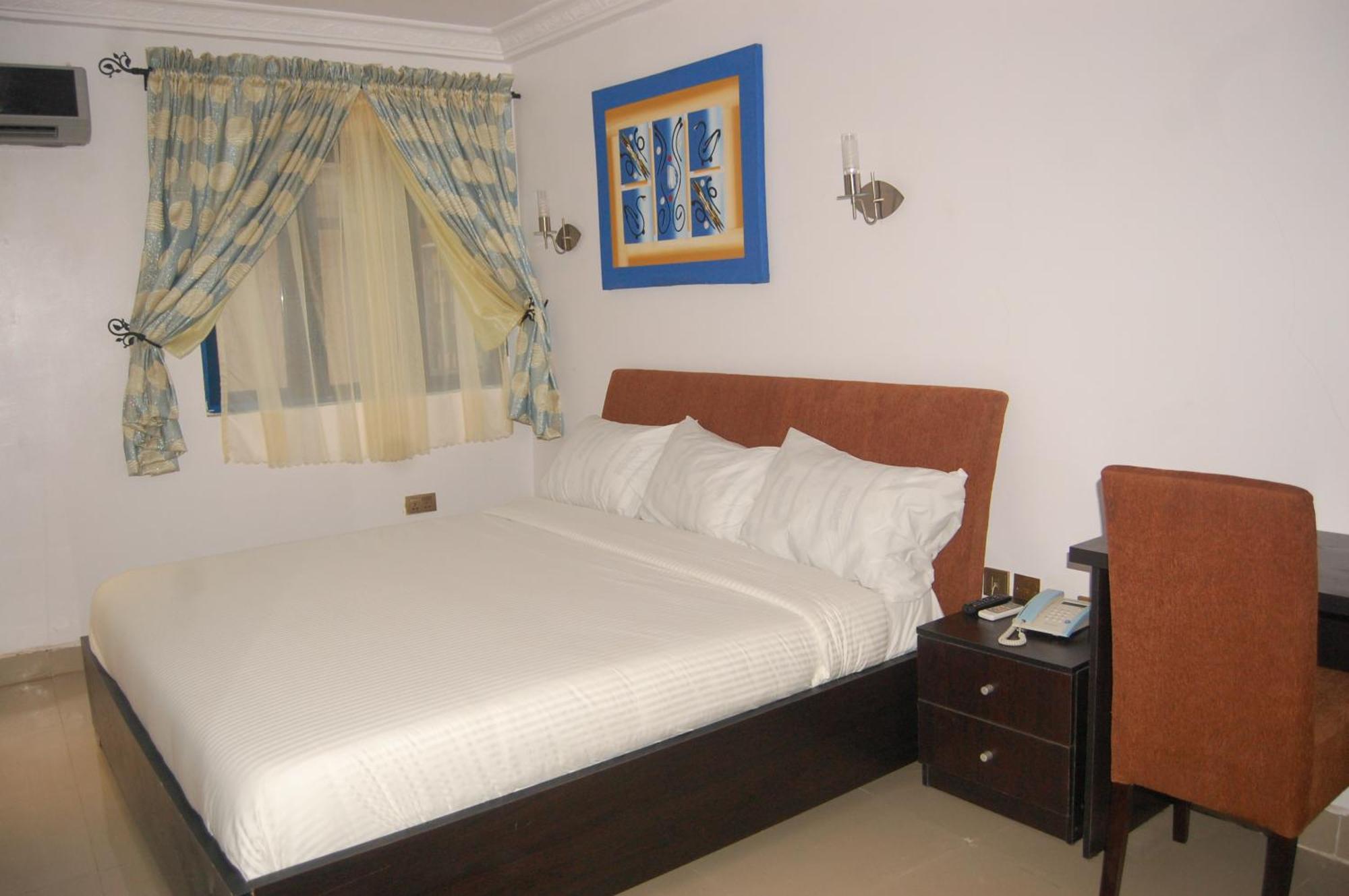 Ben Auto Hotel Lagos Kültér fotó