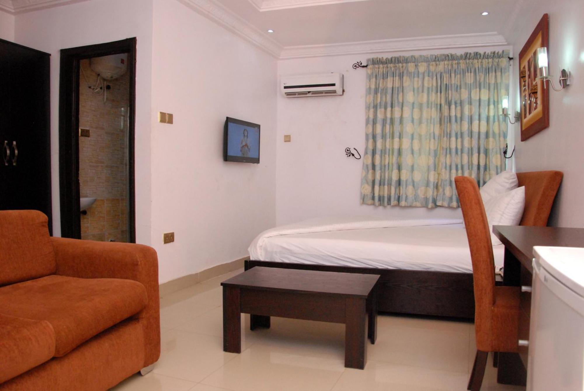 Ben Auto Hotel Lagos Kültér fotó