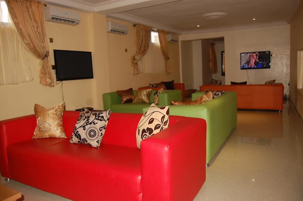 Ben Auto Hotel Lagos Kültér fotó
