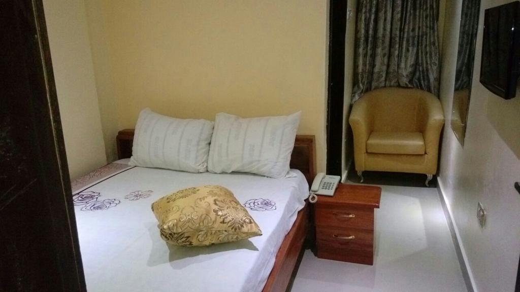 Ben Auto Hotel Lagos Kültér fotó