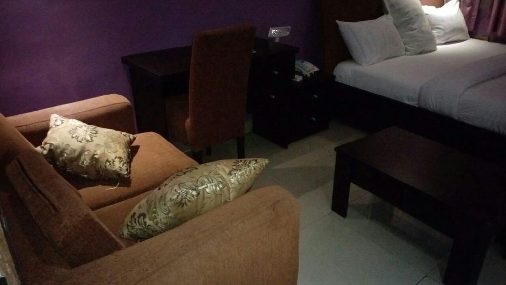 Ben Auto Hotel Lagos Kültér fotó