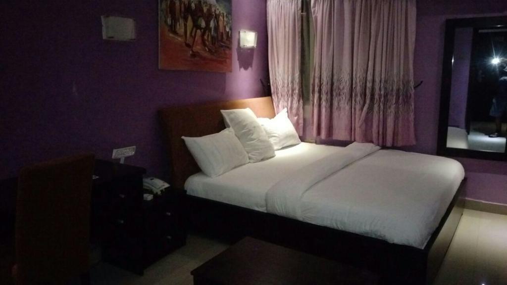 Ben Auto Hotel Lagos Kültér fotó