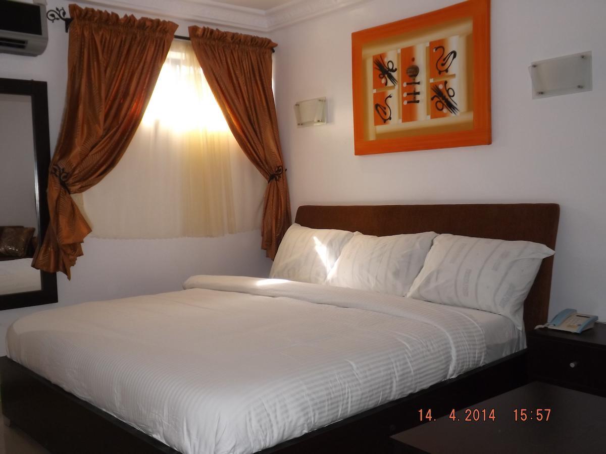 Ben Auto Hotel Lagos Szoba fotó