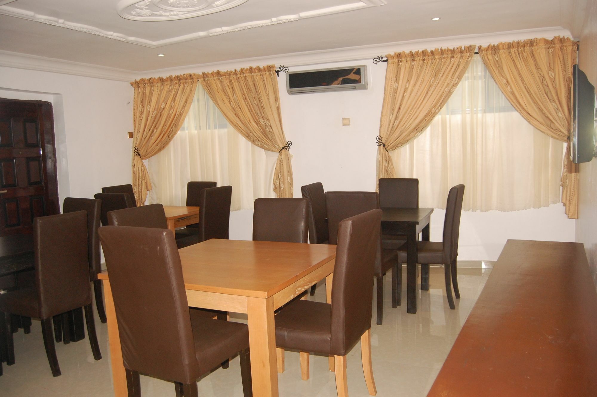 Ben Auto Hotel Lagos Kültér fotó