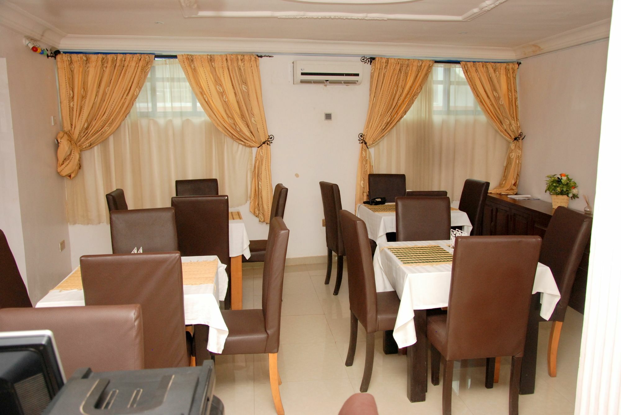 Ben Auto Hotel Lagos Kültér fotó