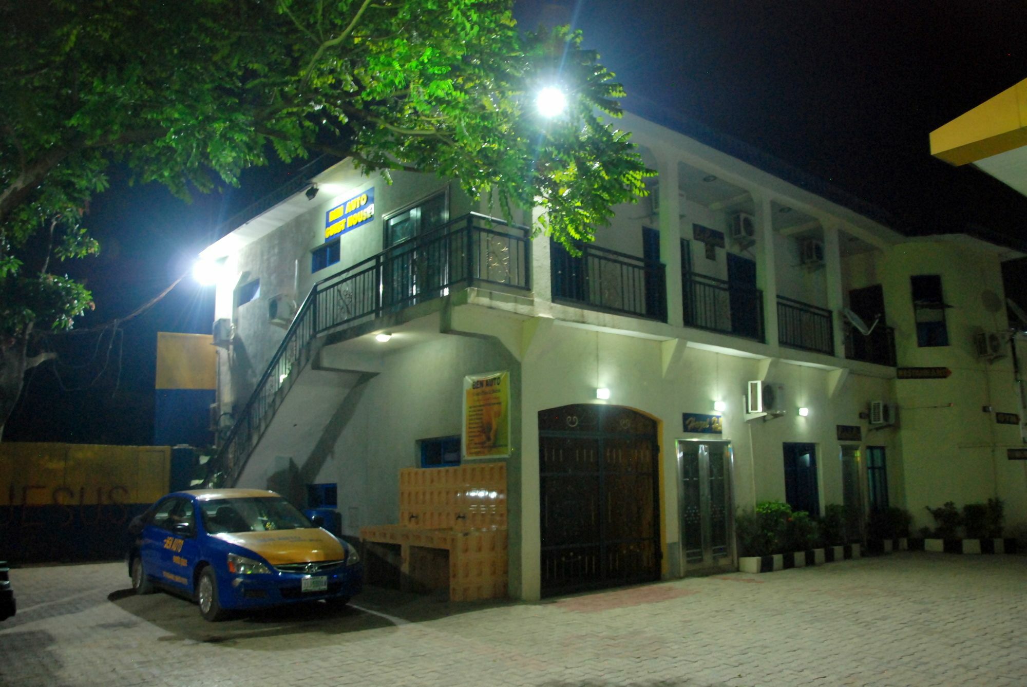 Ben Auto Hotel Lagos Kültér fotó